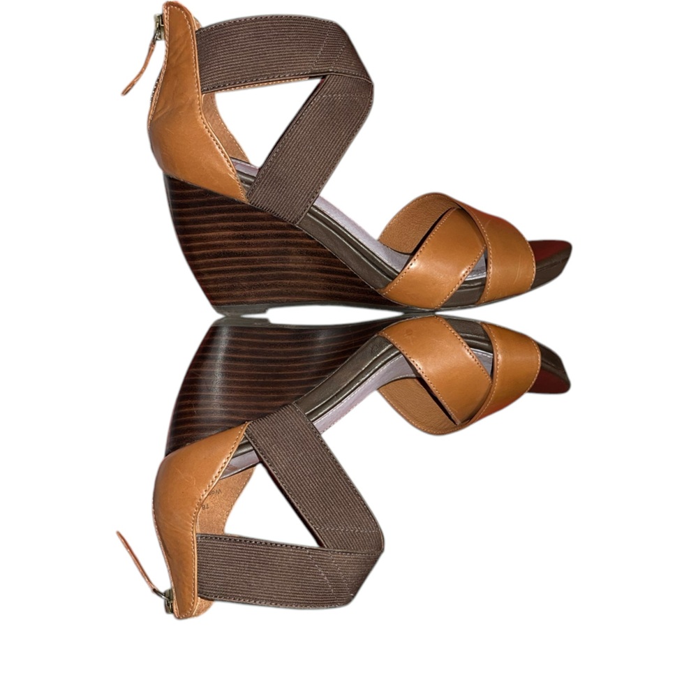 JOHNSTON & MURPHY Two Tone Leather Neela Wedge Heels Size 6.5 M